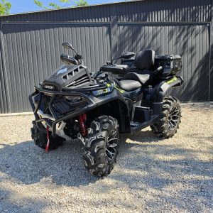 XWolf 700L MUD 4x4 EPS fekete(77km), ajándék hátsó dobozzal